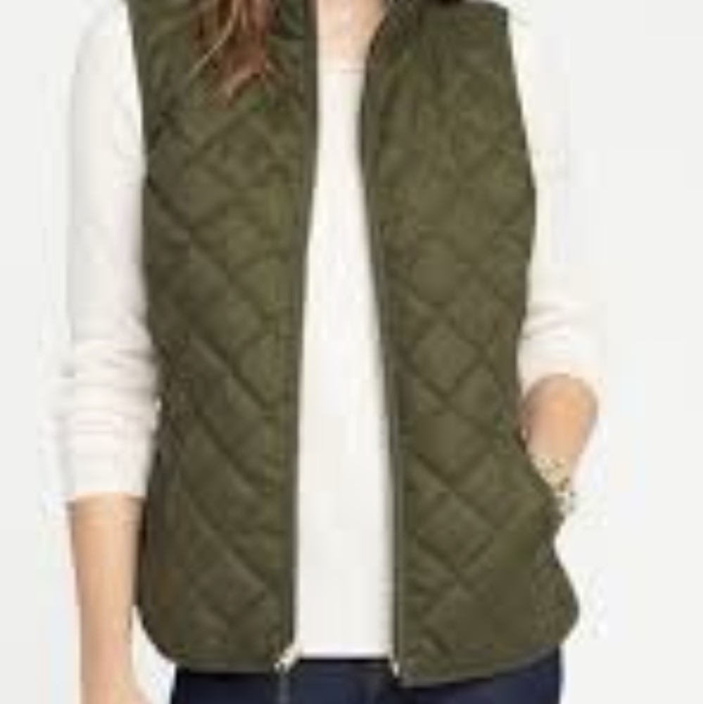 Old Navy Quilted Vest - Picture 1 of 7